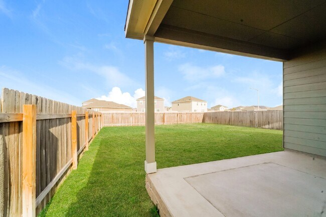 Building Photo - 141 Rubrum Rd