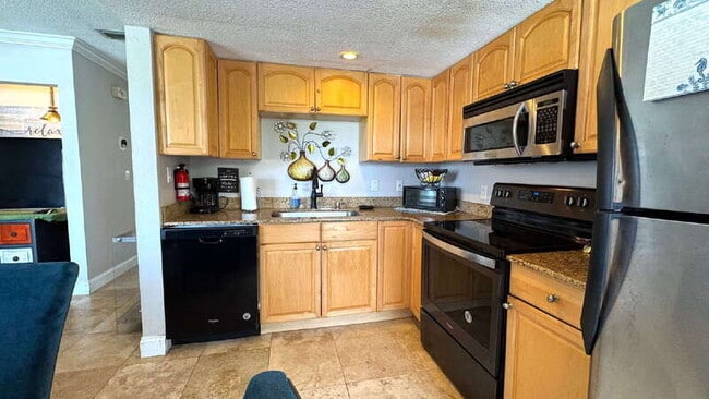 Building Photo - 506 University Blvd