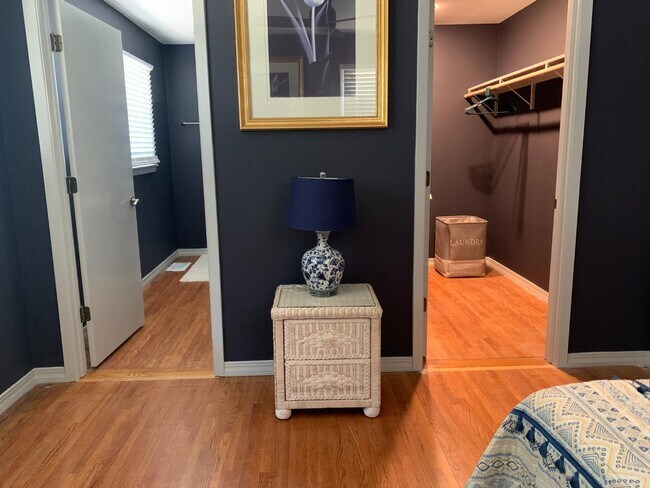 Building Photo - 2709 Highland Dr