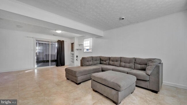 Building Photo - 1312 Magnolia Ave