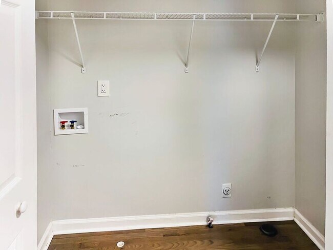 Building Photo - 405 Pleasant Run Rd