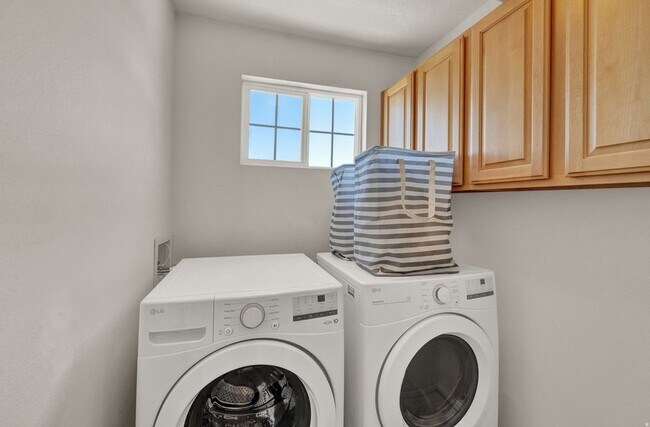 Building Photo - 11976 Draperville Ave