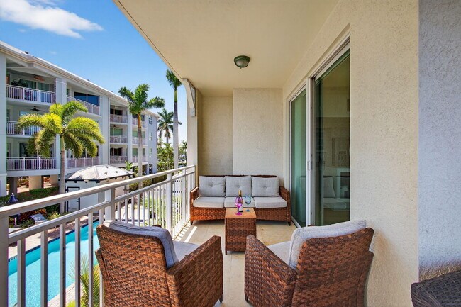 Building Photo - 275 NW Flagler Ave