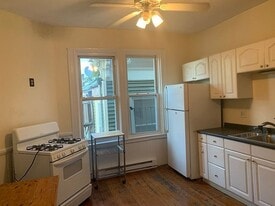 Building Photo - 955 Cambridge St