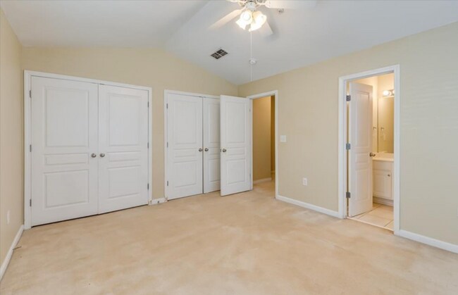 Building Photo - 3 Bedroom Townhome Woodlands of Clemson