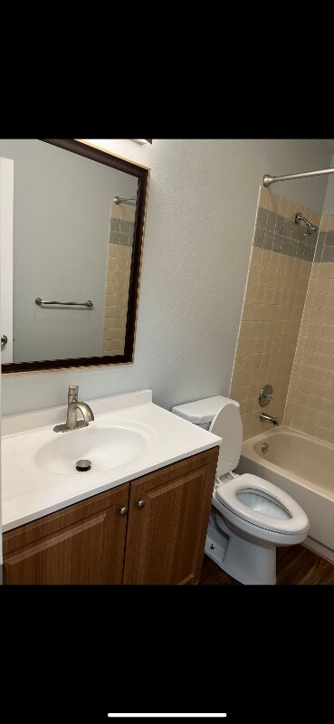 Building Photo - 981 E Snohomish Dr