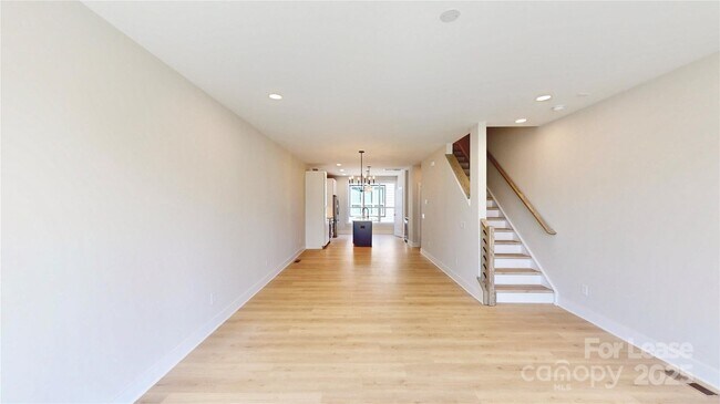 Building Photo - 409 Devender Ln