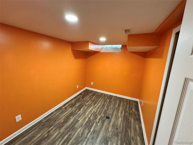 Building Photo - 41729 Broquet Dr