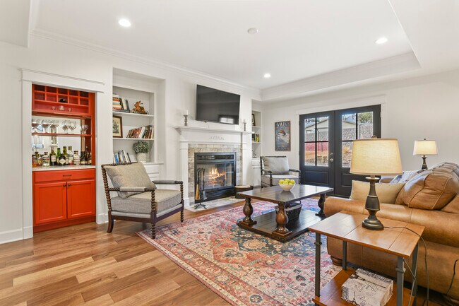 Building Photo - 1950 Mesa Park View