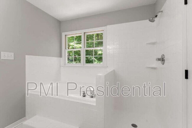 Building Photo - 1809 Winding Way