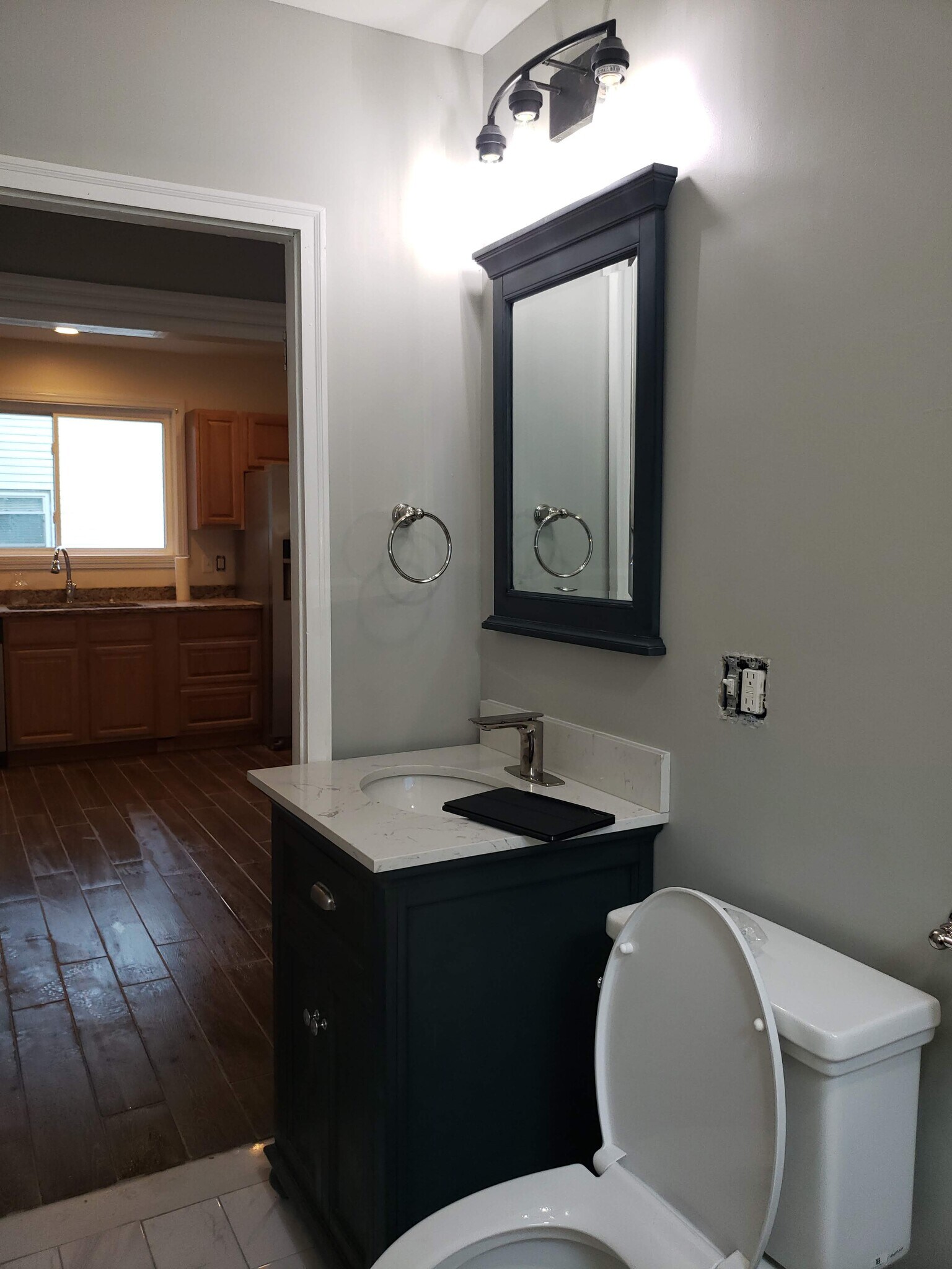 Building Photo - 27 Martha St