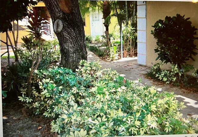 Building Photo - 5150 NE 6th Ave