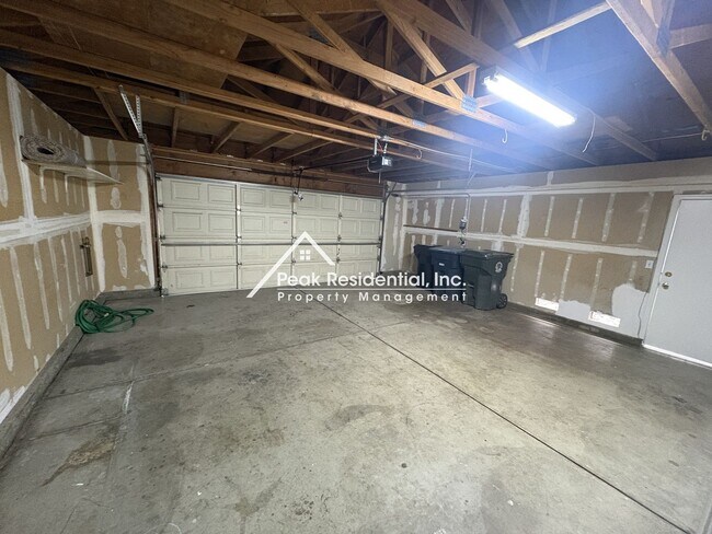 Building Photo - 10846 Basie Way