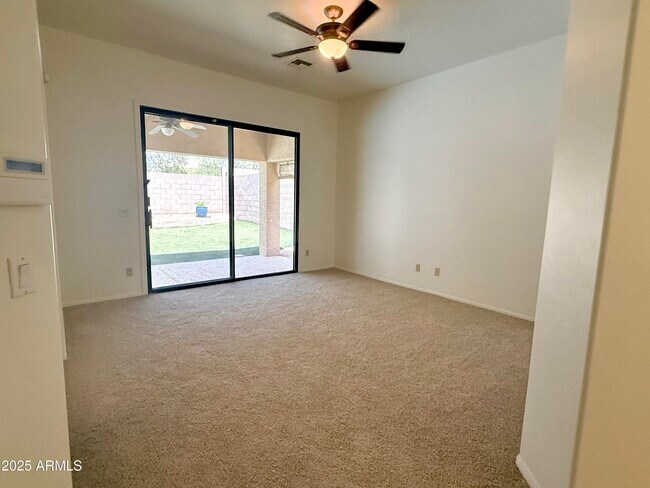 Building Photo - 4208 E Hamblin Dr