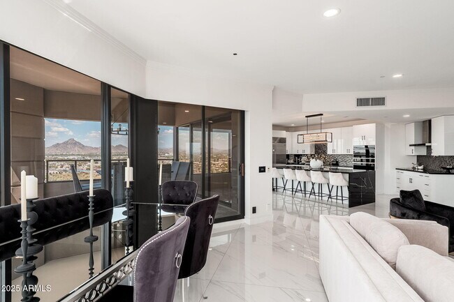 Building Photo - 1040 E Osborn Rd