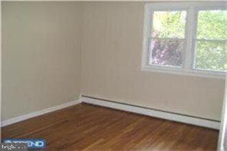 Building Photo - 423 Roseanna Ave