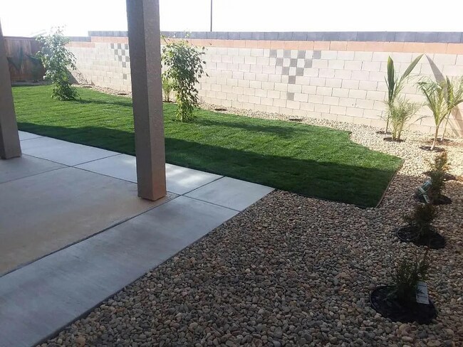 Building Photo - Beautiful Two-Story Home Featuring Granite Kitchen, Large Island & Spa-Style Primary Suite