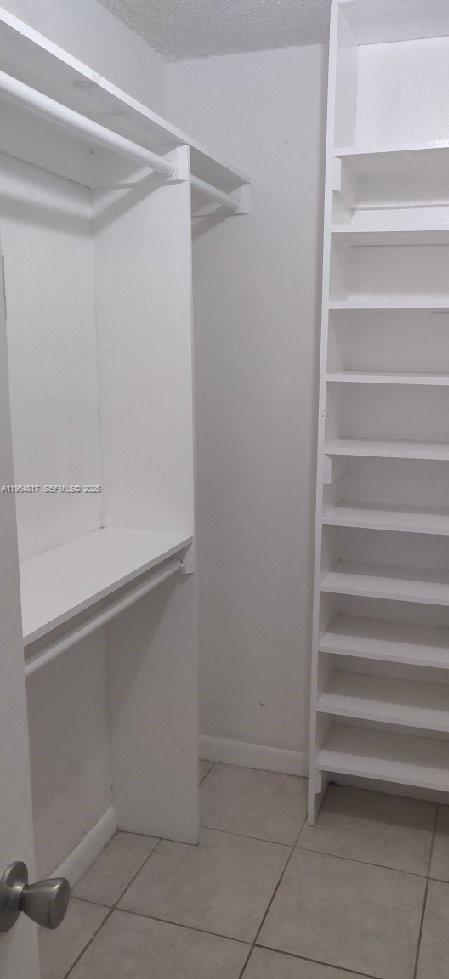 Building Photo - 9320 Fontainebleau Blvd