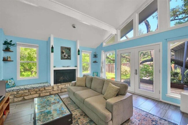 Building Photo - 11510 Oak Knoll Dr