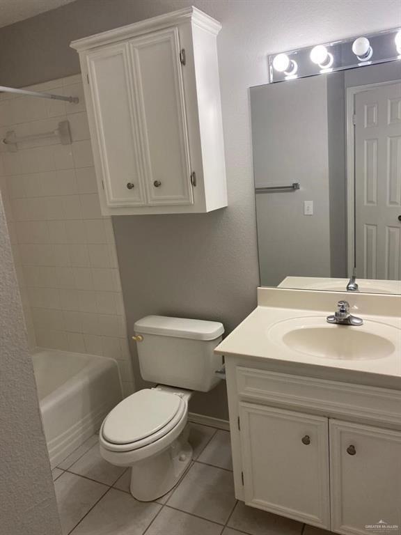 Building Photo - 10 Nightingale Ave