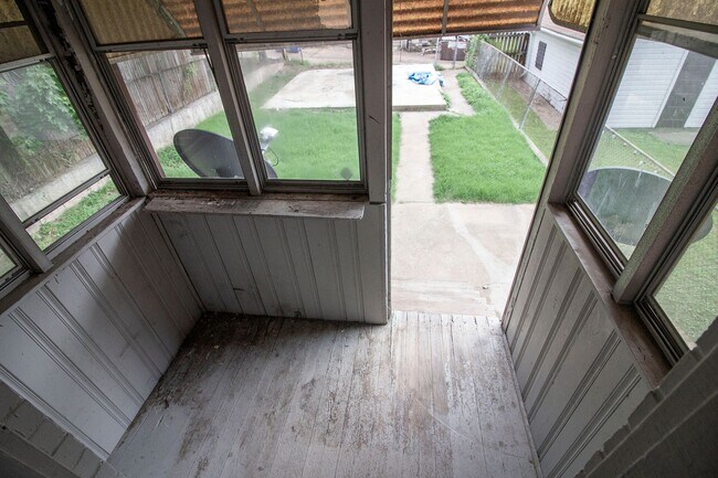 Building Photo - 3954 Potomac St