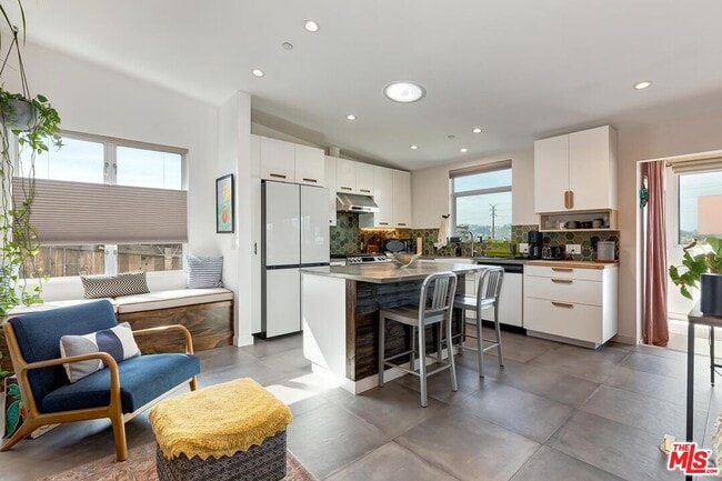 Building Photo - 3121 Verdugo Pl