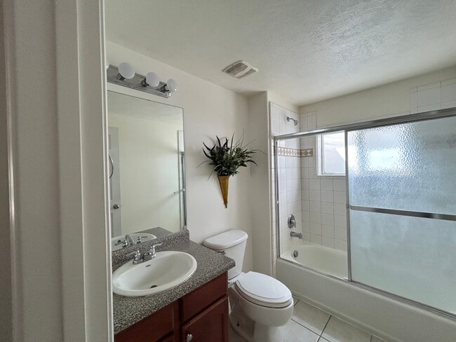 Building Photo - 5665 Piney View Ct
