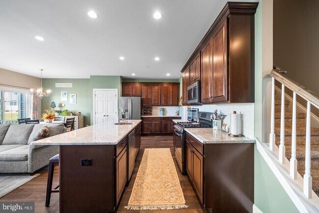 Building Photo - 317 Ridgewood Dr