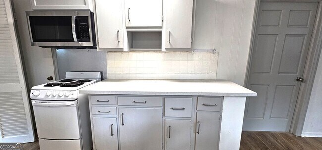 Building Photo - 1067 Lanier Blvd NE