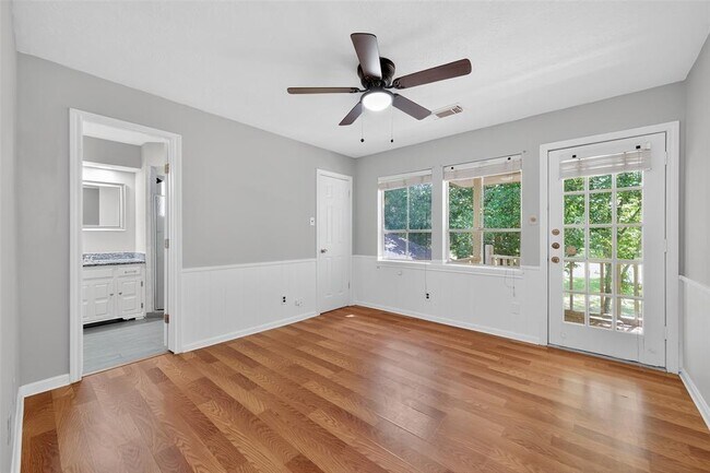 Building Photo - 663 Ravensworth Dr