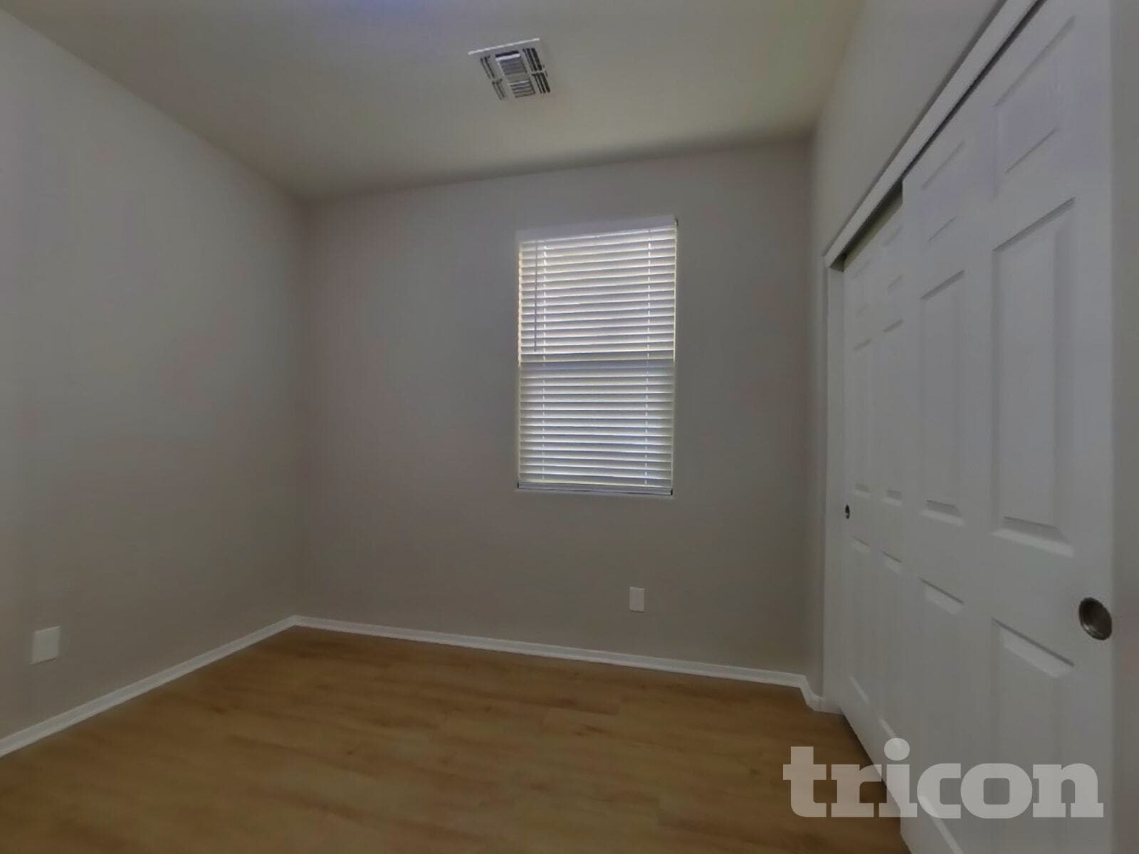 Building Photo - 15831 W Port Royale Ln