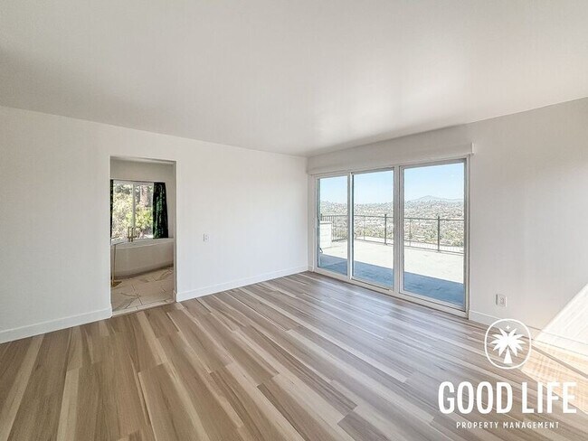 Building Photo - 9400 Crest Dr