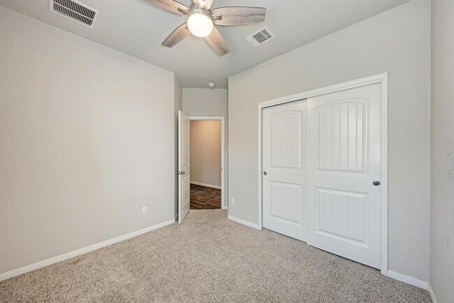 Building Photo - 125 Jubilee Dr