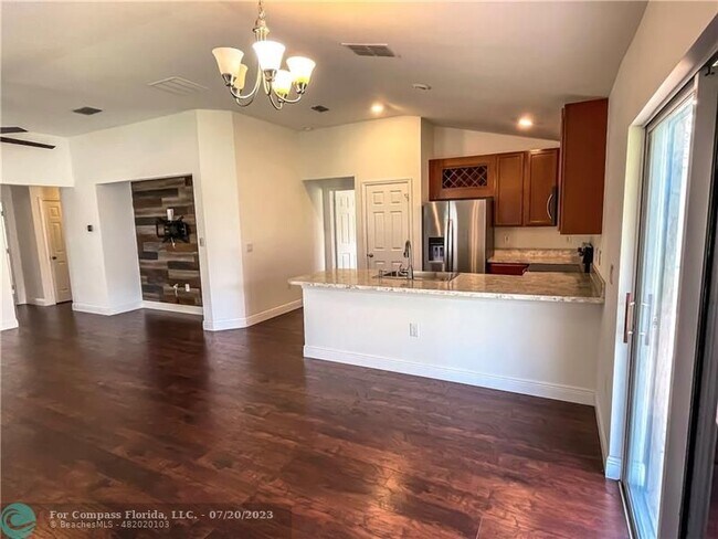 Building Photo - 5870 NW Pine Trail Cir