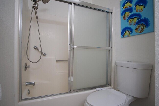Building Photo - 2801 Los Felices Cir E