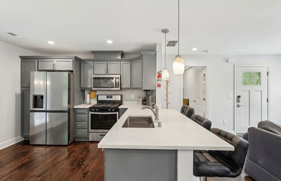 Building Photo - 1605 Wellswood Dr SE