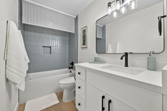 Building Photo - 800 Tropic Isle Dr