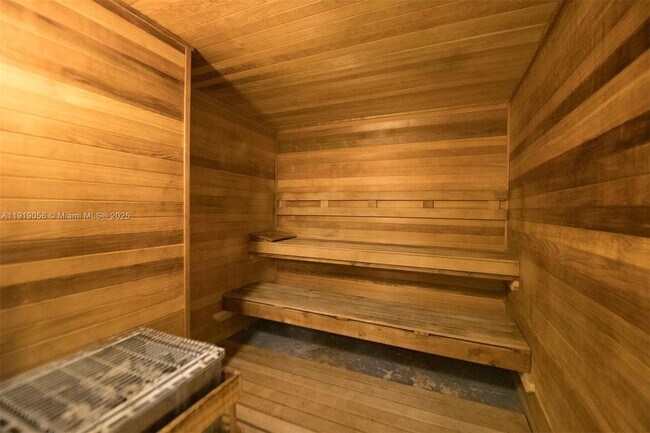 Building Photo - 10275 Collins Ave