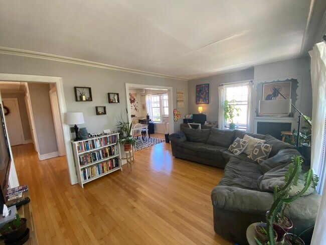 Living Room View 2 - 2011 N Prospect Ave