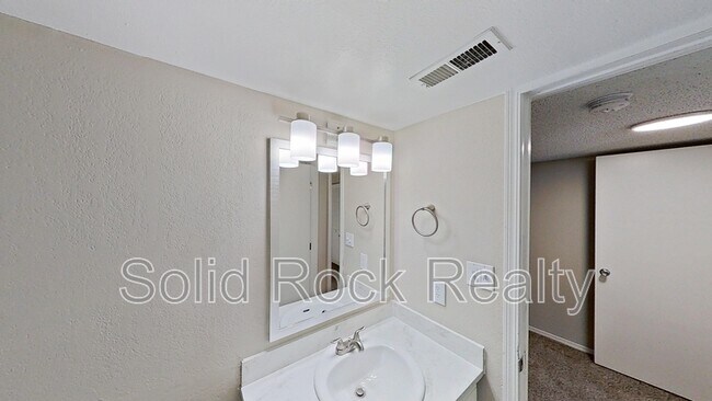 Building Photo - 4541 Lamplighter Cir