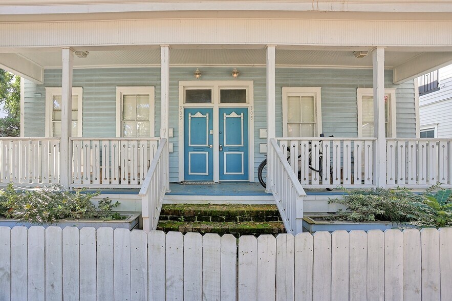 Building Photo - 303 W Park Ave