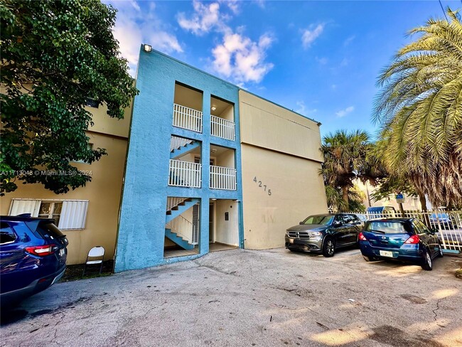 Building Photo - 4275 NW S Tamiami Canal Dr