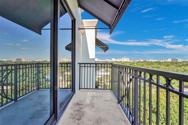 Building Photo - 301 Altara Ave