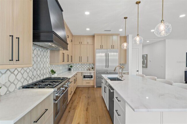 Building Photo - 500 E Davis Blvd