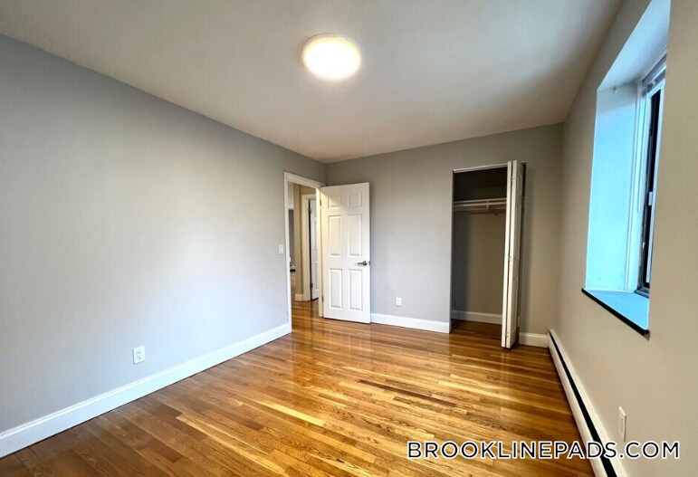 Building Photo - 230 Babcock St