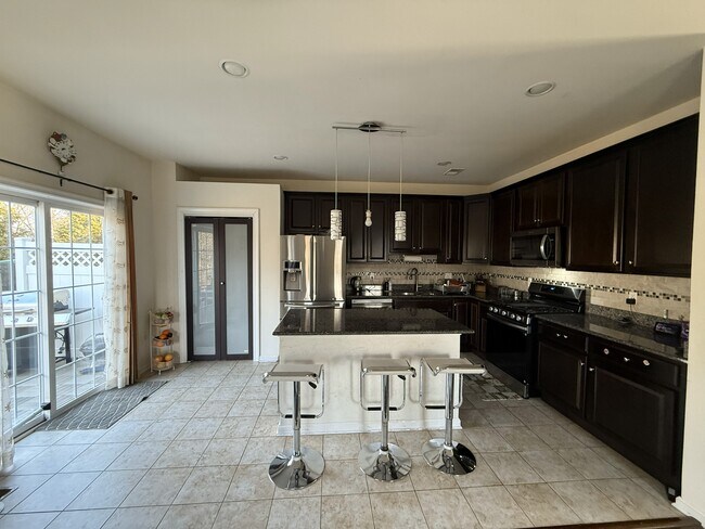 Building Photo - 60 Andrews Way