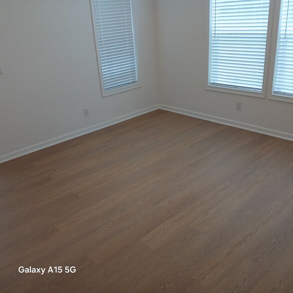 Building Photo - 620 Pine Brook Cir