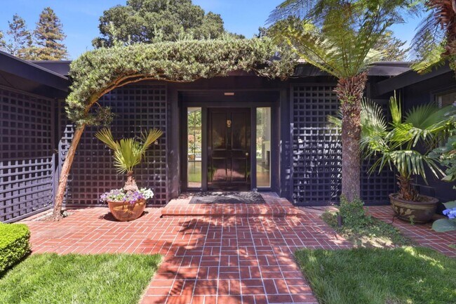 Building Photo - 820 Eucalyptus Ave
