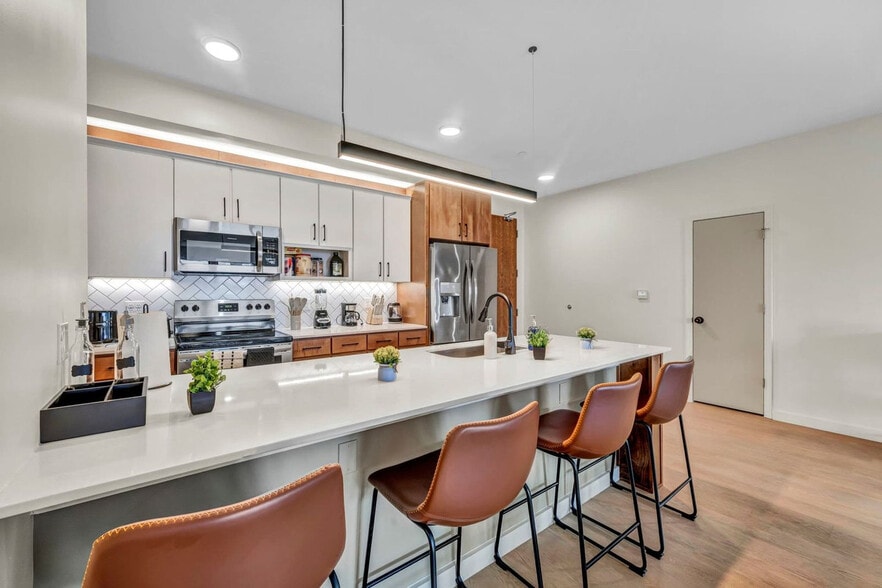 Building Photo - 2189 Cornell Rd