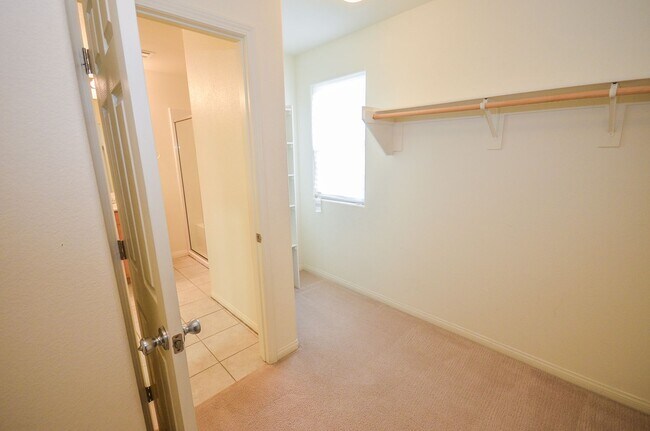 Building Photo - 3 bedroom House with a loft and solar panels